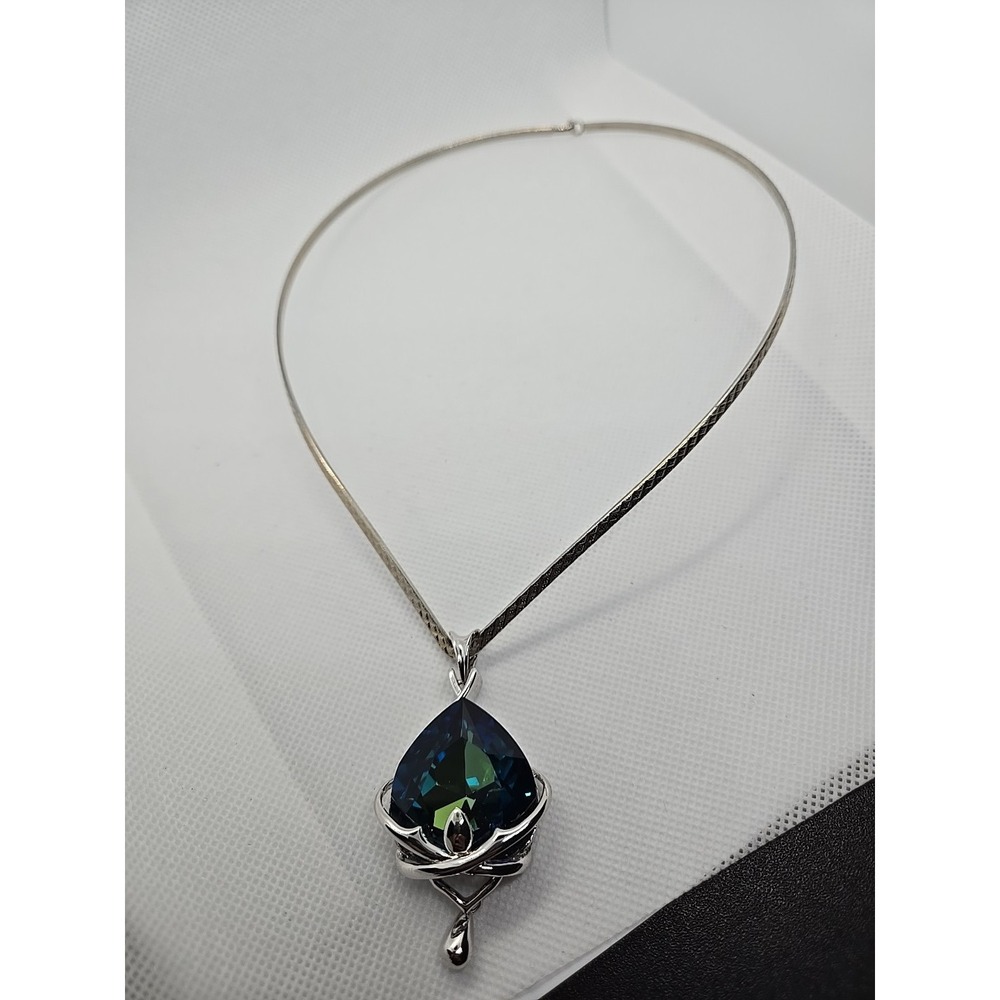 made with SWAROVSKI "‎ BERMUDA BLUE " CRYSTAL ELEMENTS PENDANT Necklace